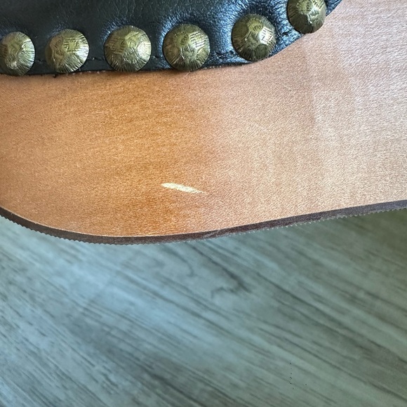 I’m selling this Jeffrey Campbell platform sandals. - Picture 6 of 7